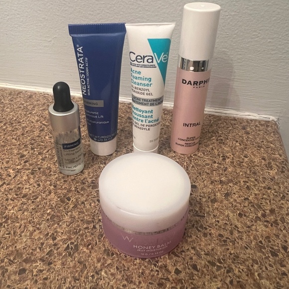 Mini skincare set 5 pieces Brand New - Picture 1 of 5